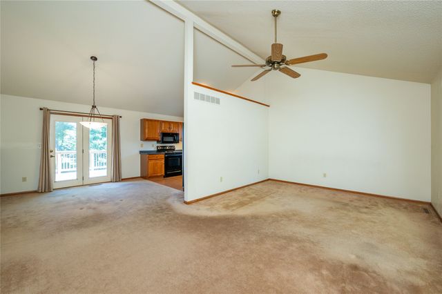 5935 Ashland Place, Johnston, IA 50131