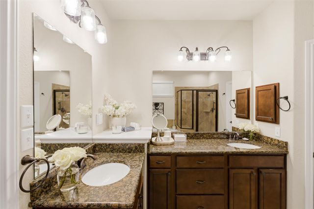 214 Bellagio DR, Lakeway, TX 78734