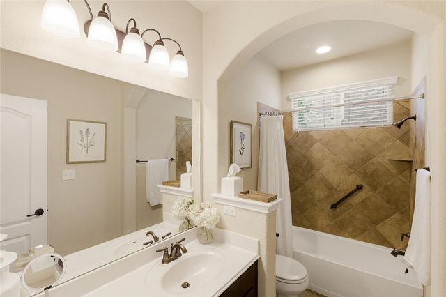 214 Bellagio DR, Lakeway, TX 78734