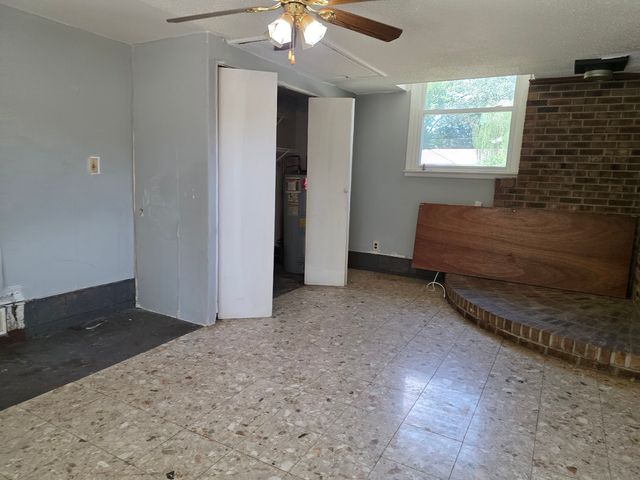7 Hillsboro Rd, Clarksville, TN 37042