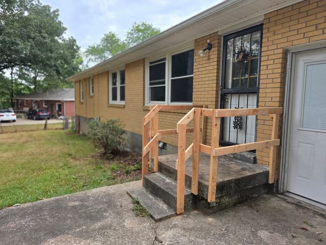 7 Hillsboro Rd, Clarksville, TN 37042