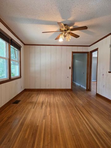 7 Hillsboro Rd, Clarksville, TN 37042