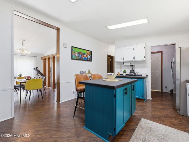 100 Maplecrest Way, Sneads Ferry, NC 28460