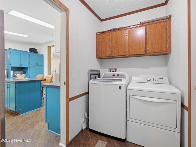100 Maplecrest Way, Sneads Ferry, NC 28460