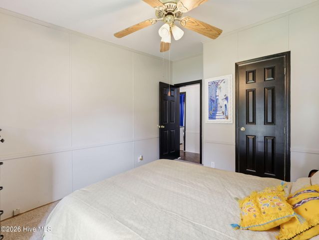 100 Maplecrest Way, Sneads Ferry, NC 28460
