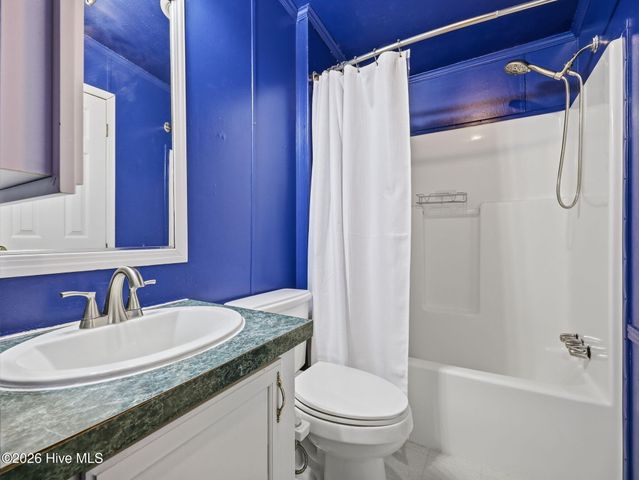 100 Maplecrest Way, Sneads Ferry, NC 28460