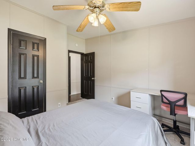100 Maplecrest Way, Sneads Ferry, NC 28460