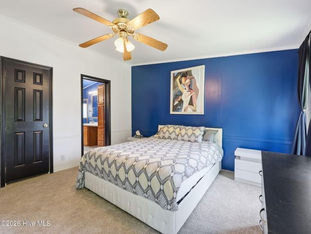 100 Maplecrest Way, Sneads Ferry, NC 28460