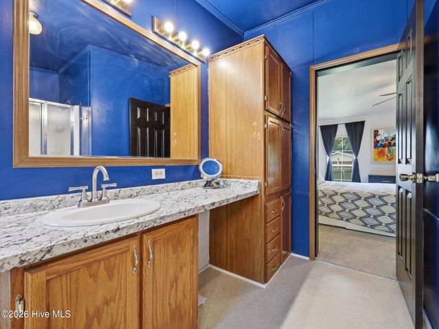 100 Maplecrest Way, Sneads Ferry, NC 28460