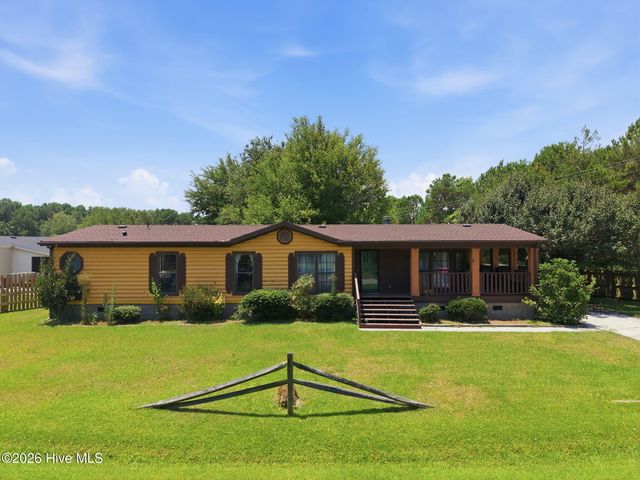 100 Maplecrest Way, Sneads Ferry, NC 28460