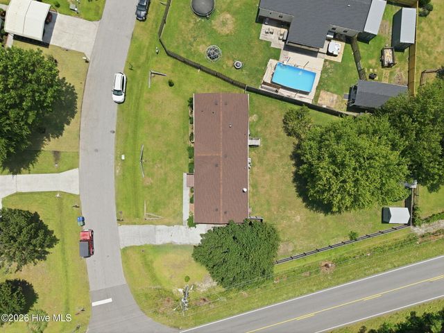 100 Maplecrest Way, Sneads Ferry, NC 28460