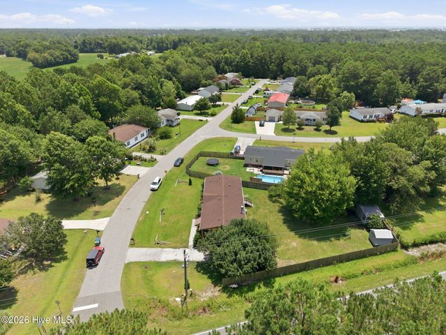 100 Maplecrest Way, Sneads Ferry, NC 28460