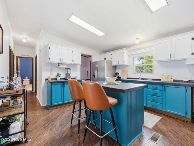 100 Maplecrest Way, Sneads Ferry, NC 28460