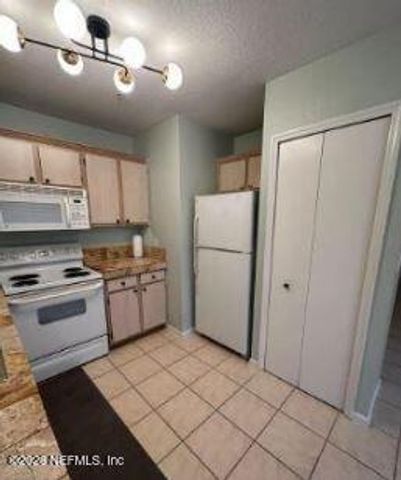 1655 THE GREENS Way 2225, Jacksonville Beach, FL 32250