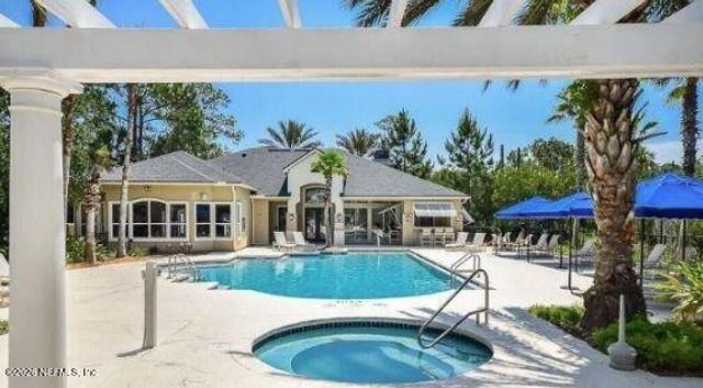 1655 THE GREENS Way 2225, Jacksonville Beach, FL 32250