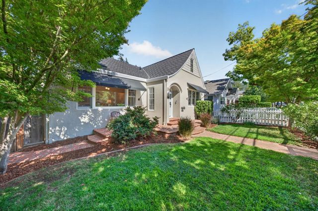 105 Loma Alta Avenue, Los Gatos, CA 95030