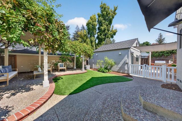 105 Loma Alta Avenue, Los Gatos, CA 95030