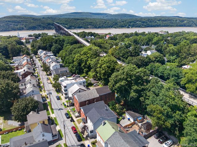 54 Gifford Avenue, Poughkeepsie, NY 12601