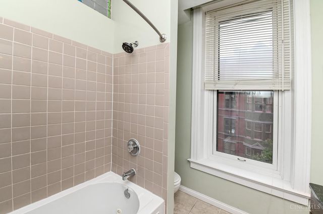 104 W Ninth Street, Cincinnati, OH 45202