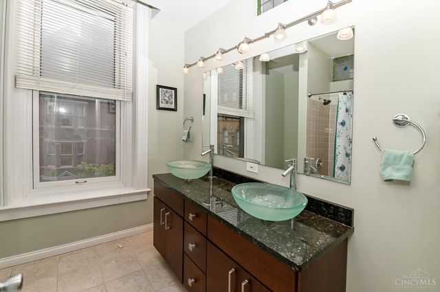 104 W Ninth Street, Cincinnati, OH 45202