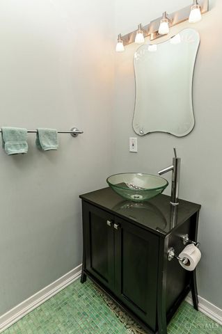 104 W Ninth Street, Cincinnati, OH 45202