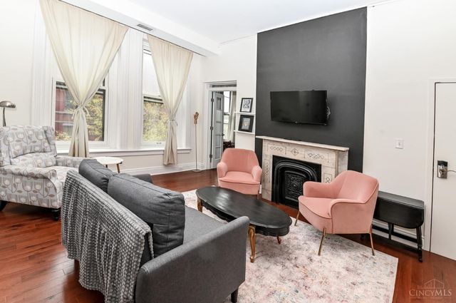 104 W Ninth Street, Cincinnati, OH 45202