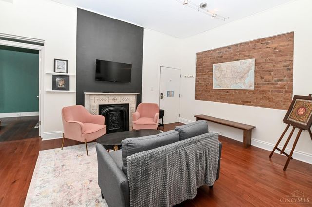 104 W Ninth Street, Cincinnati, OH 45202