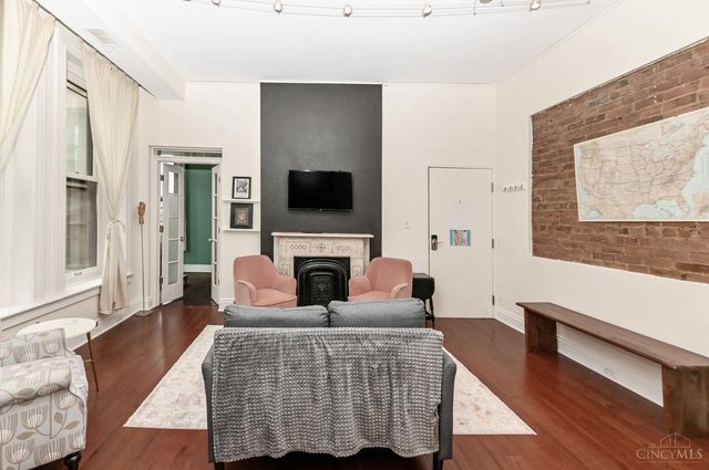 104 W Ninth Street, Cincinnati, OH 45202