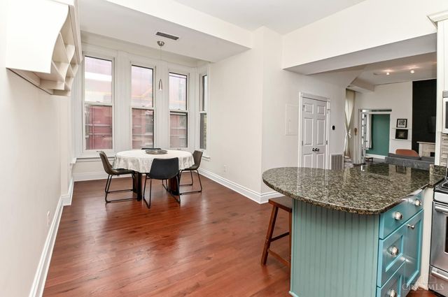 104 W Ninth Street, Cincinnati, OH 45202