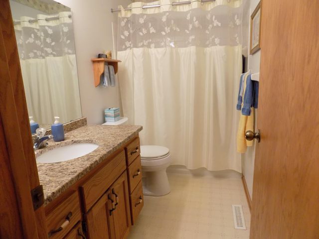 828 Diamond Ridge Lane NW, Rochester, MN 55901