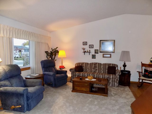 828 Diamond Ridge Lane NW, Rochester, MN 55901