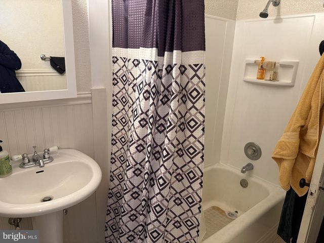 1015 S QUEEN ST, York, PA 17403