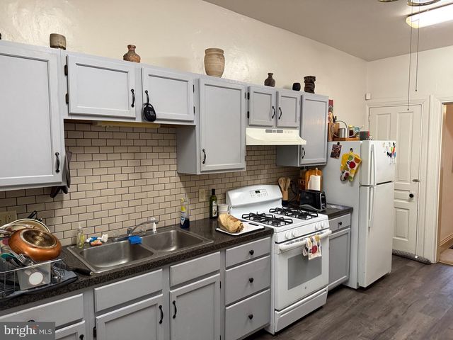 1015 S QUEEN ST, York, PA 17403