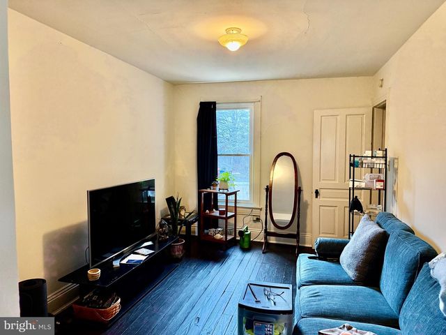 1015 S QUEEN ST, York, PA 17403