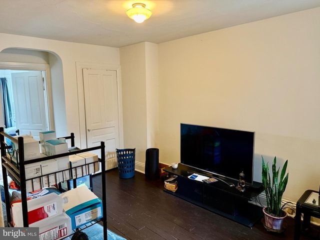 1015 S QUEEN ST, York, PA 17403