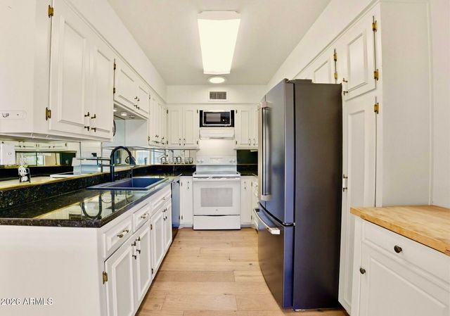 4800 N 68TH Street 217, Scottsdale, AZ 85251