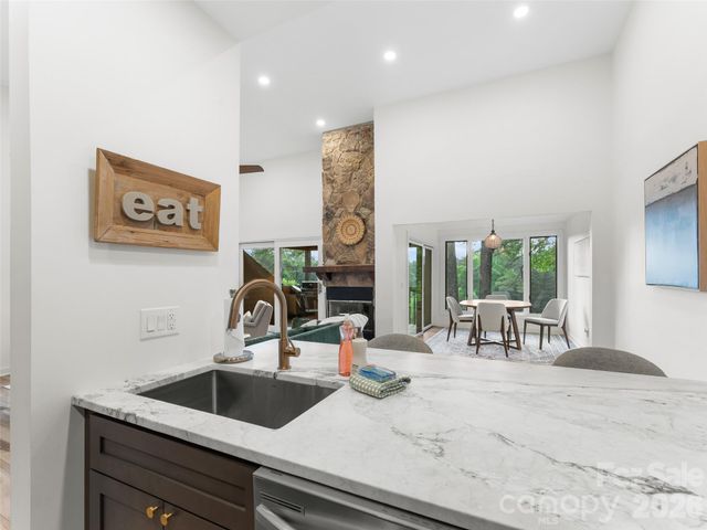 144 Racquet Club Villas Drive, Sapphire, NC 28774