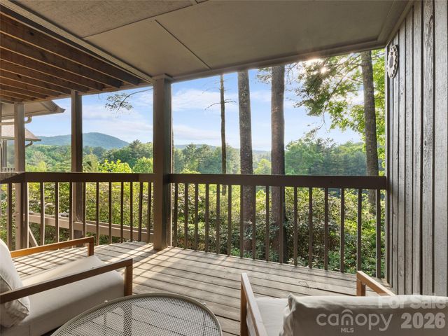 144 Racquet Club Villas Drive, Sapphire, NC 28774