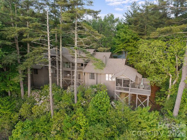 144 Racquet Club Villas Drive, Sapphire, NC 28774
