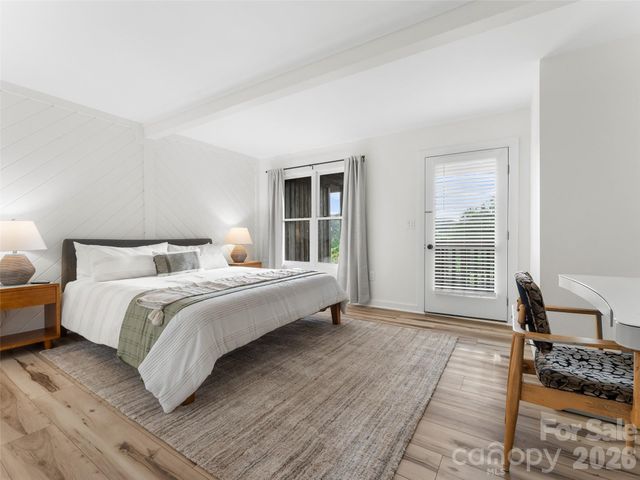 144 Racquet Club Villas Drive, Sapphire, NC 28774