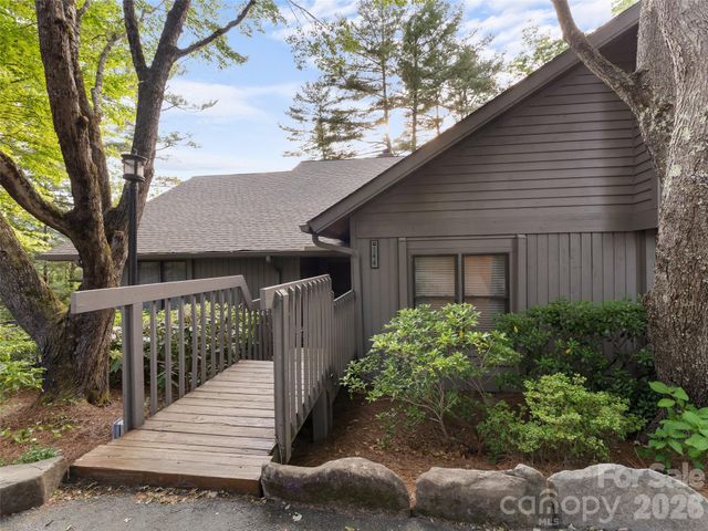 144 Racquet Club Villas Drive, Sapphire, NC 28774