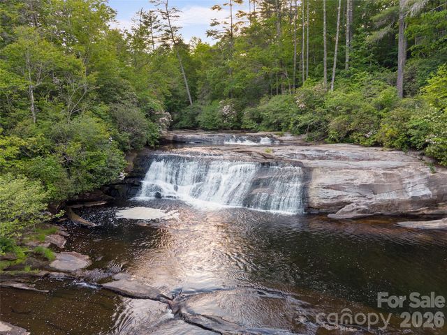 144 Racquet Club Villas Drive, Sapphire, NC 28774