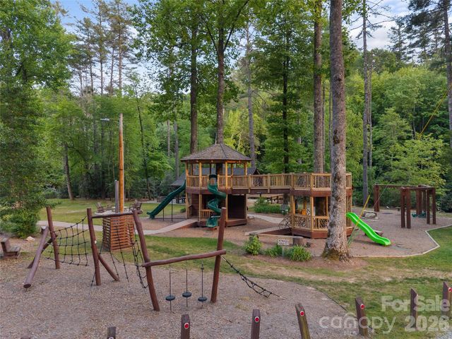 144 Racquet Club Villas Drive, Sapphire, NC 28774
