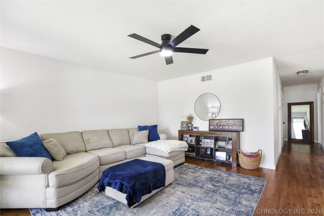 100 W Linda Street, Sapulpa, OK 74066
