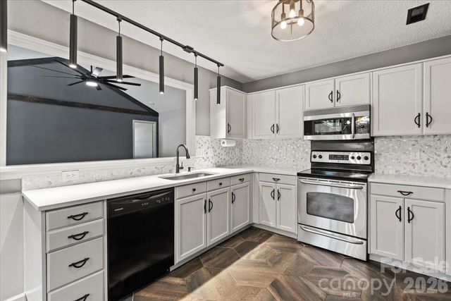 100 Diamond Drive, Mooresville, NC 28117