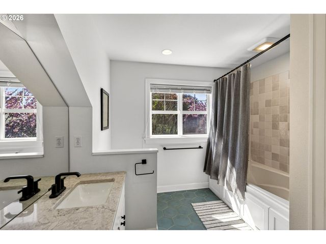 3734 Se REX St, Portland, OR 97202