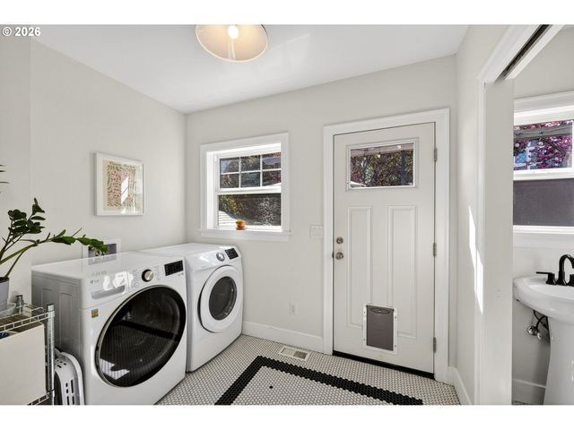 3734 Se REX St, Portland, OR 97202