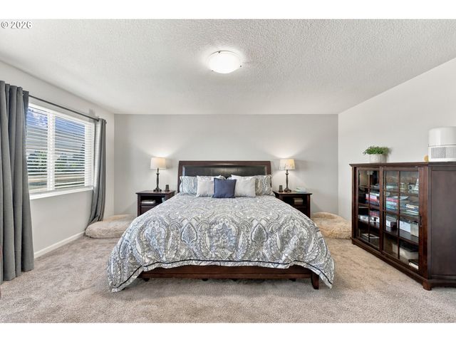 1746 N HYSSOP St, Canby, OR 97013