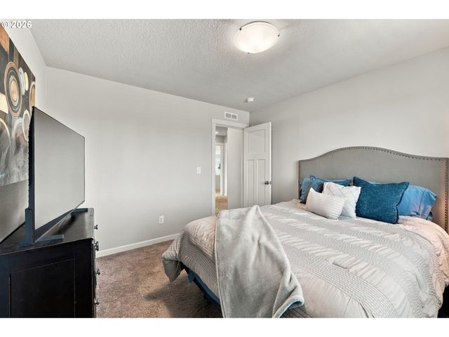 1746 N HYSSOP St, Canby, OR 97013