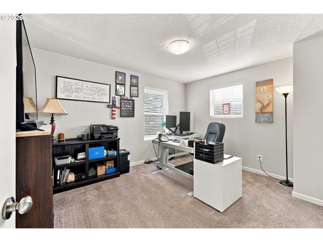 1746 N HYSSOP St, Canby, OR 97013